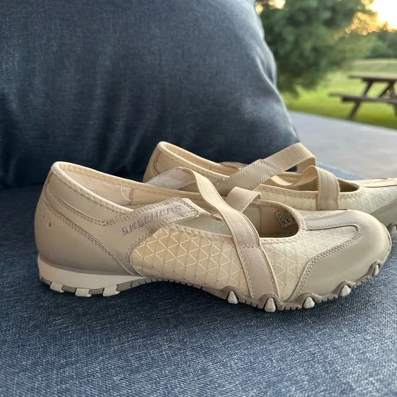 Skechers Beige Women's Athletic Shoes - Picture 2 of 10